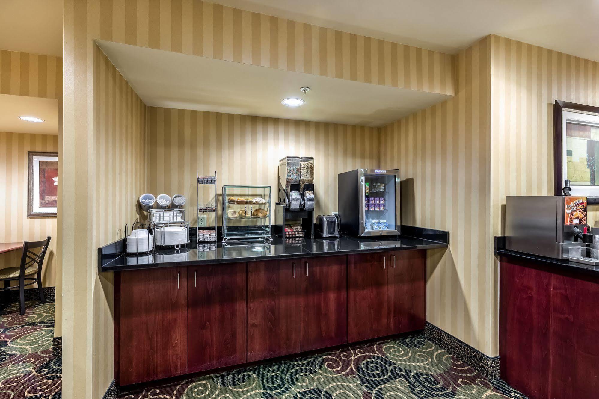 Cobblestone Inn & Suites - Vinton, Ia Luaran gambar